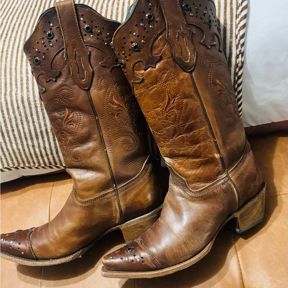 Corral Shoes - Corral Brown Embroidered Heeled Boots
